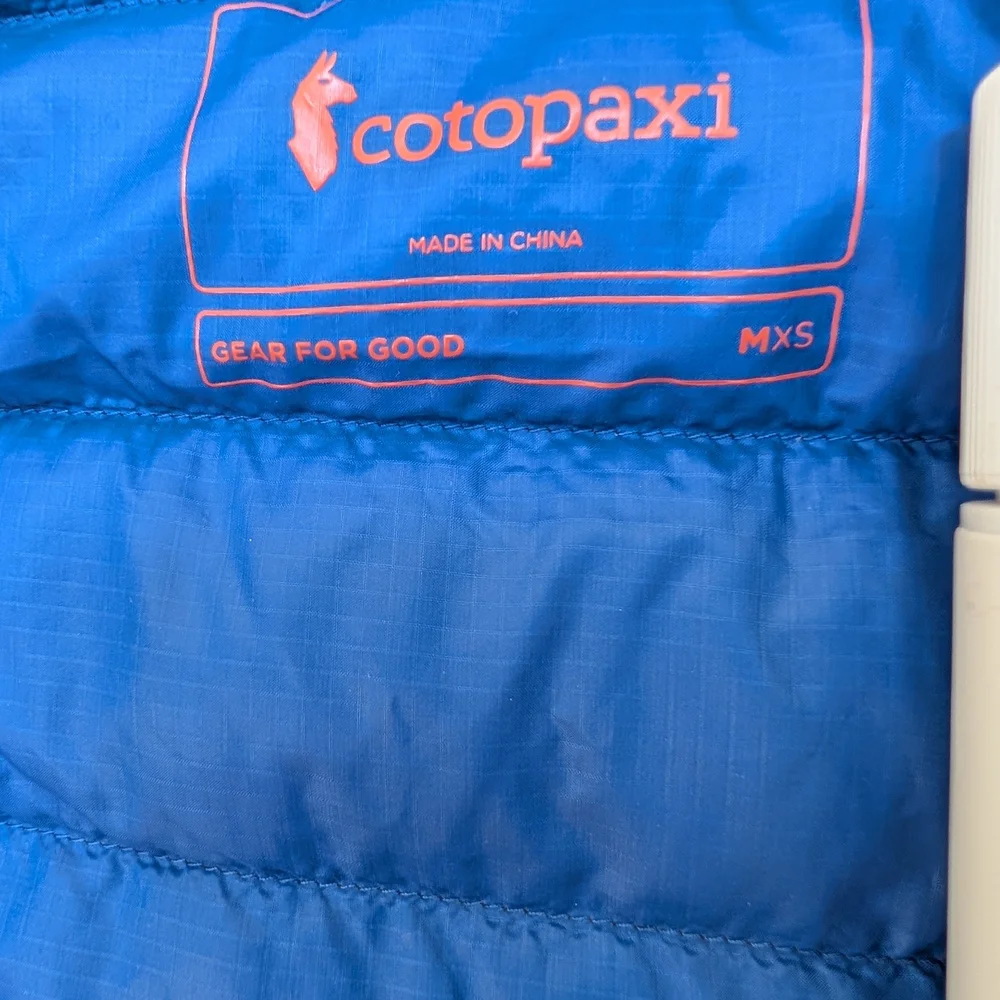 Cotopaxi Black and Blue Puffer Jacket - Picture 3 of 3